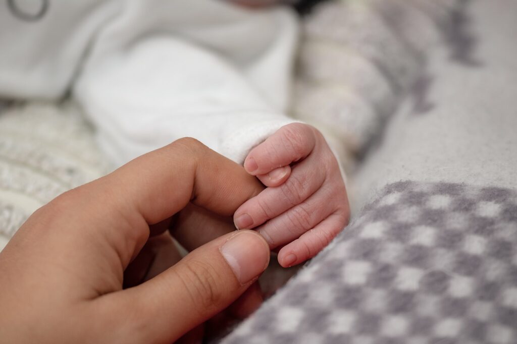 baby hand, newborn, small hand-3771193.jpg